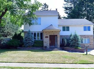 3-07 Dorothy St, Fair Lawn, NJ 07410