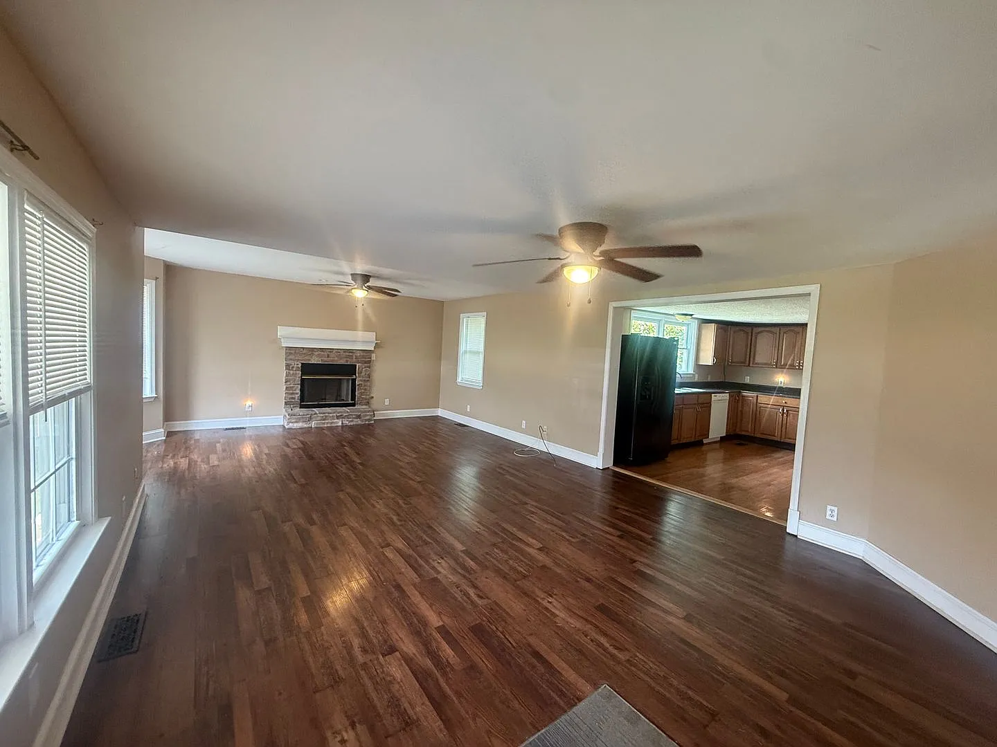 4 Bedrooms, 2 Bathrooms - Home in Aragon! — Photo 2