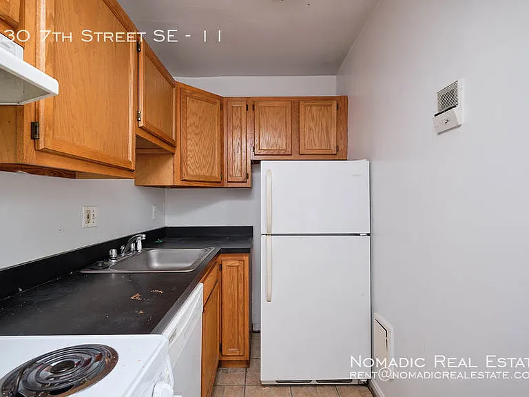 730 7th St SE #11 — Photo 6