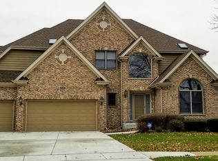 2537 Danhaven Ct, Aurora, IL 60502