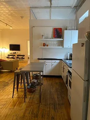 Rented by Avenues Real Estate | media 9