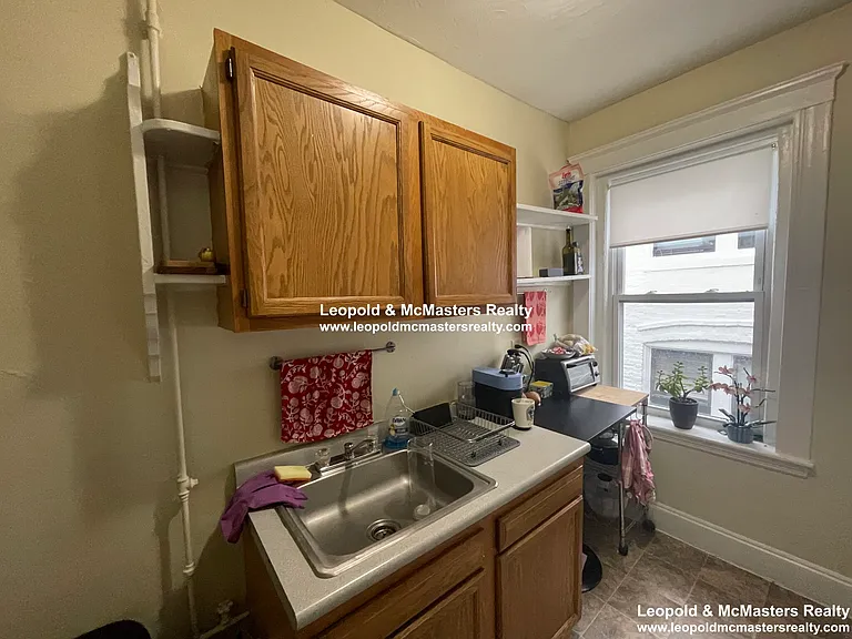 Kelton Street Apartments — Photo 11
