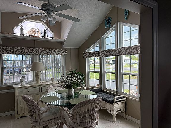 3rd image of 800 Kay Rd NE #1076