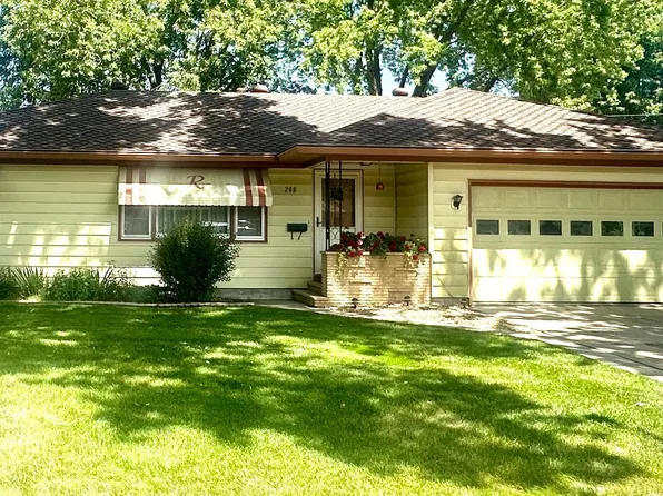 208 Capital Dr, Mankato, MN 56001