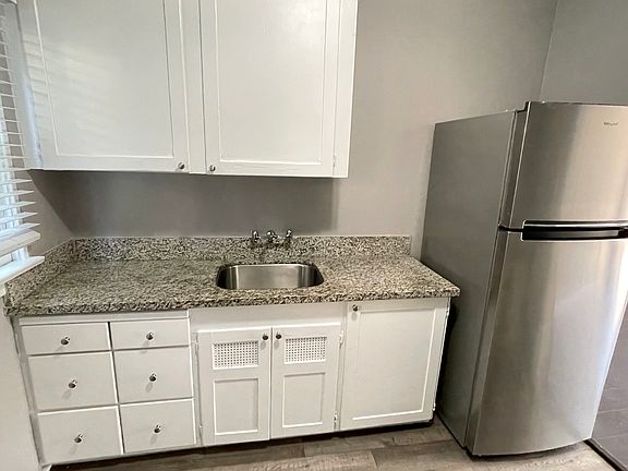 5th image of 828 Linden Ave APT 7