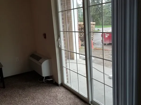 Pine Ridge Apartments, 5321-5323 Westport Rd #5321-206, Madison, WI 53704