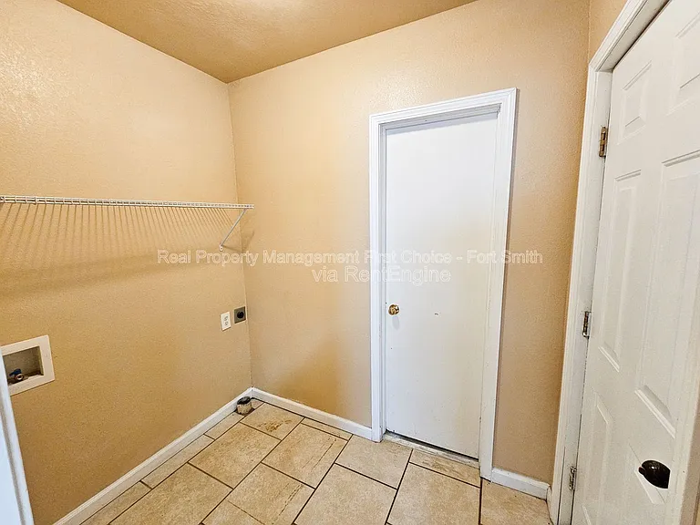 1008 S 23rd St — Photo 6