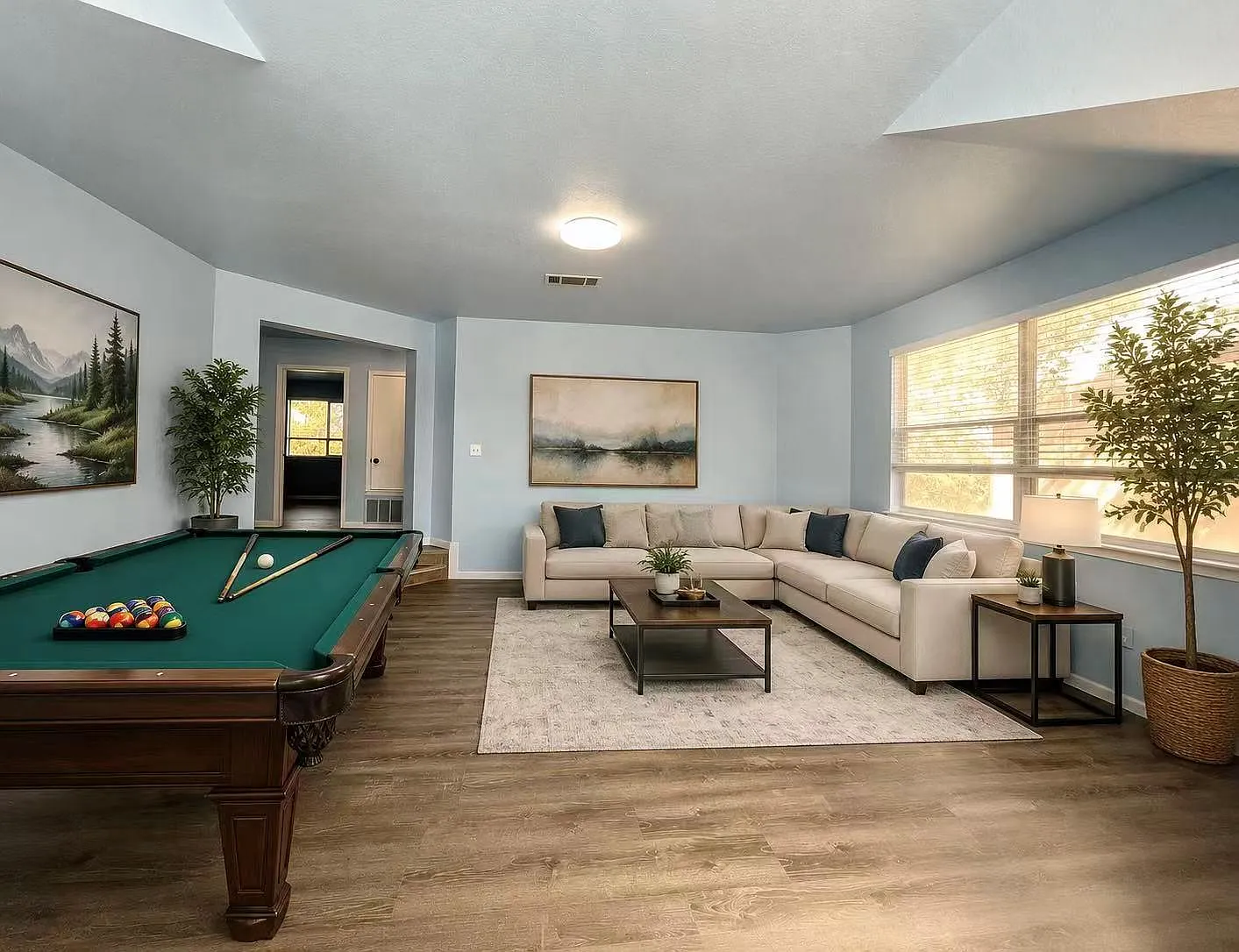 4 bed, 2.5 bath, 3295 sqft, $2,500 — Photo 2