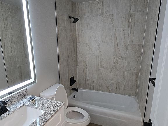 3rd image of 4711 Bella Dr #2
