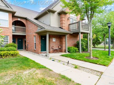 28498 Carlton Way Dr, Novi, MI, 48377