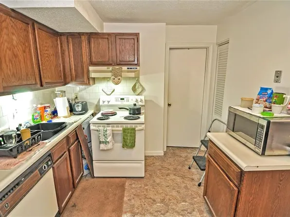 1190 Charles St APT 7, North Providence, RI 02904