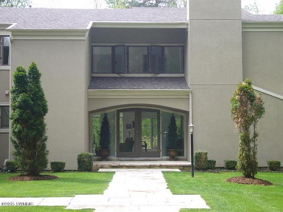 4th image of 1900 Oliver Woods Ct SE