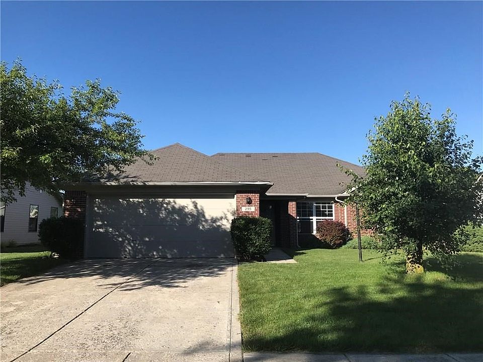 Beautiful 3 bed, 2 bath brick ranch.