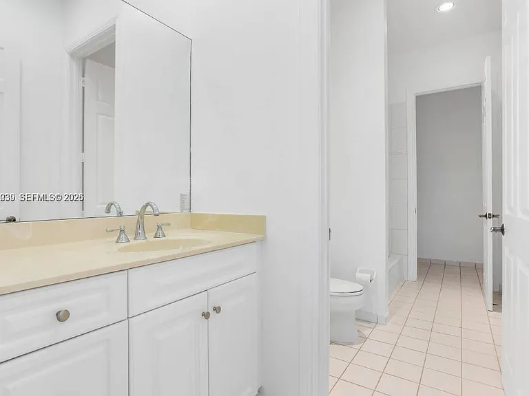 4762 Lakeside Ter — Photo 23