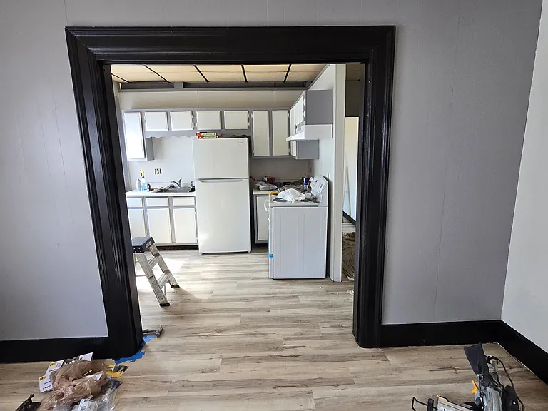 122 S Main St #B — Photo 9