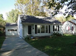 3728 SW Churchill Rd, Topeka, KS 66604