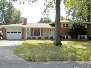 2 Tiemann Dr, Collinsville, IL 62234