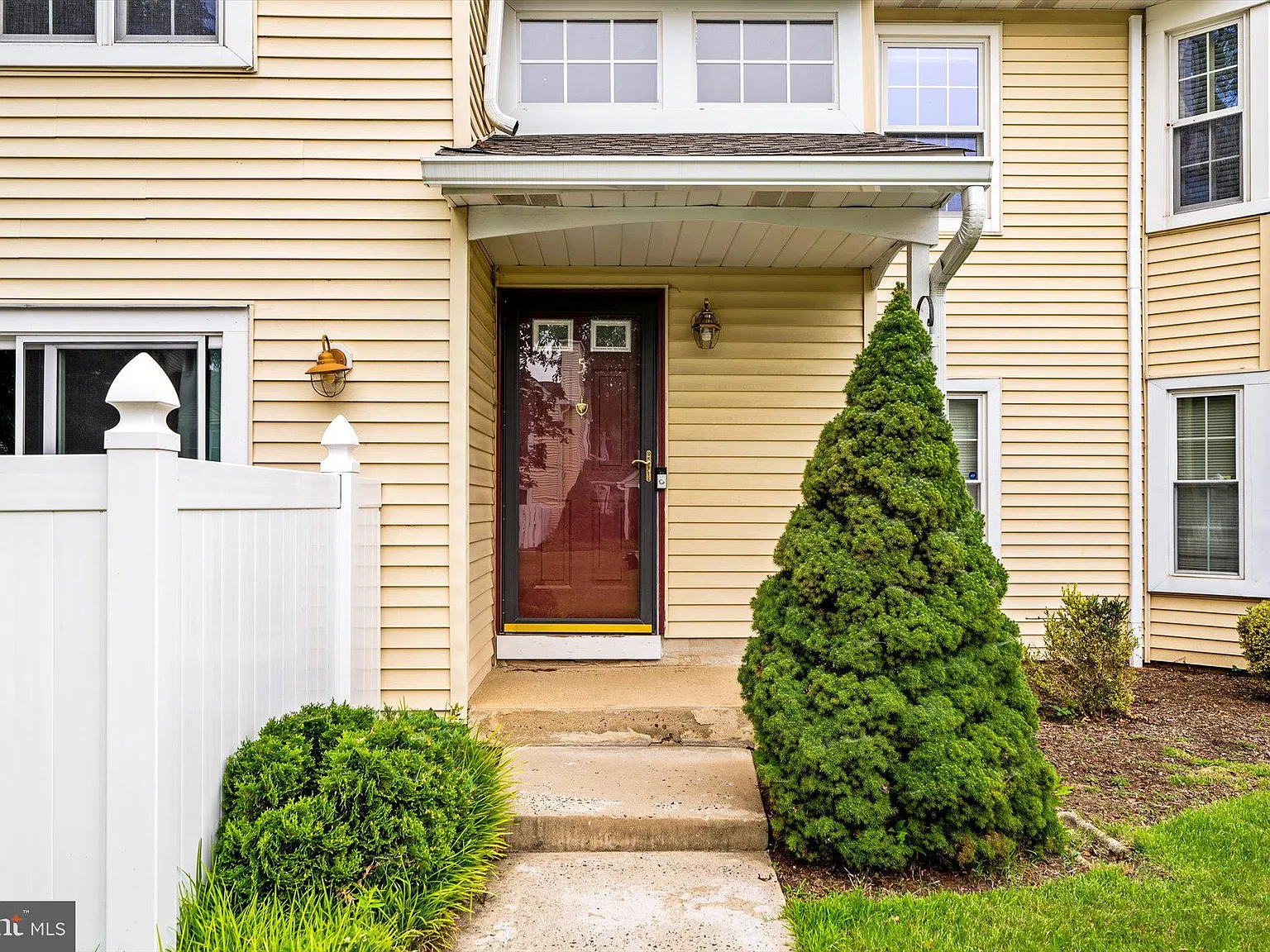 2 bed, 1160 sqft, $2,650 — Photo 3