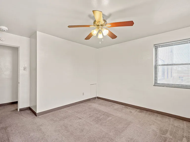 2117 Brownsville Road — Photo 4