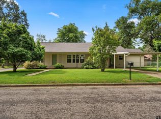 701 W 7th St, Mount Pleasant, TX 75455