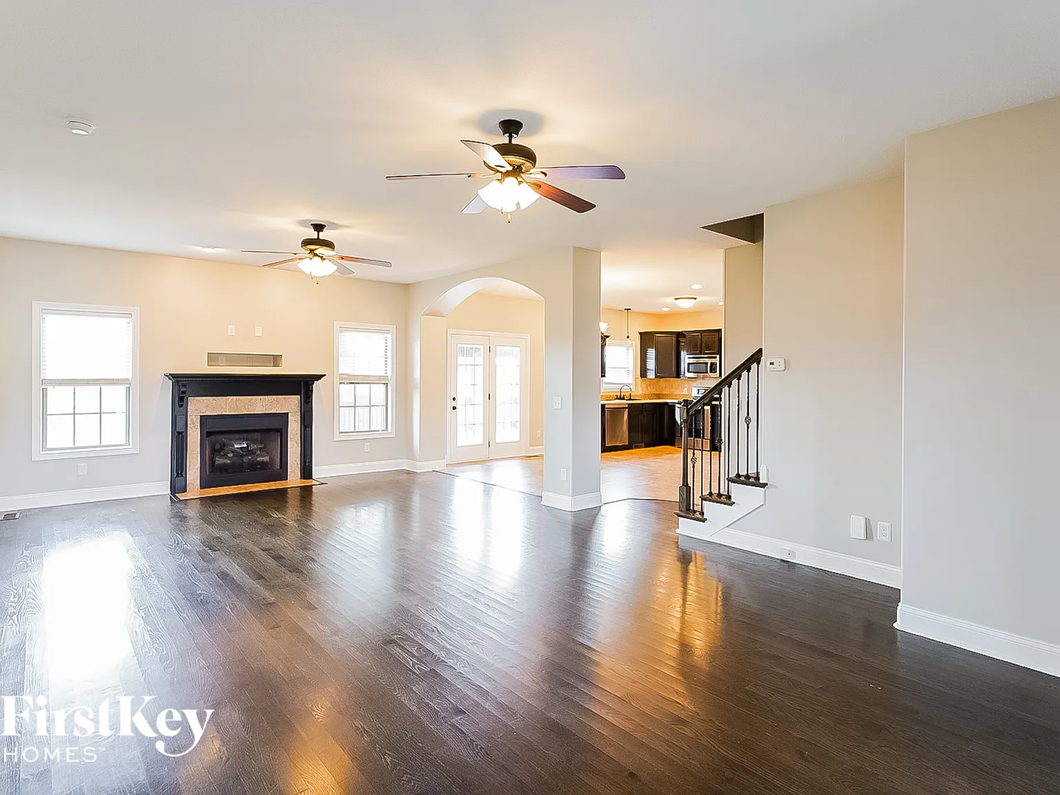 4 bed, 3.5 bath, 2260 sqft, $2,160 — Photo 2