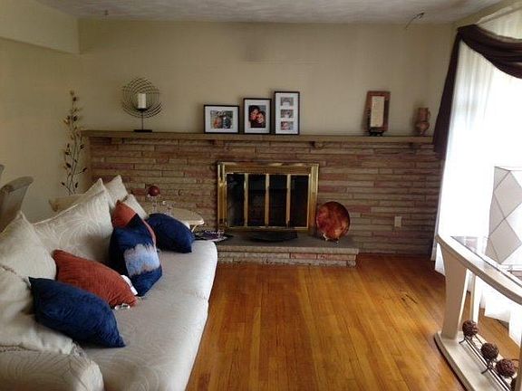 4th image of 2717 Lindale Ave