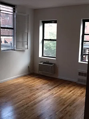 Rented by Waverly Realty Associates | media 6