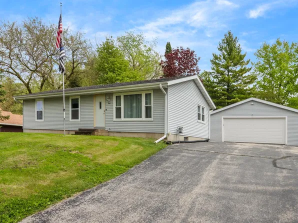 44 Grove AVENUE, Genoa City, WI 53128