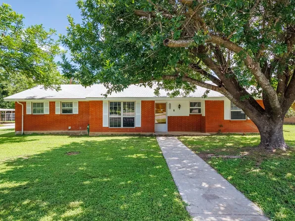 3900 Oakdale Dr, Brownwood, TX 76801