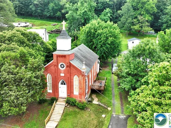 30 S Schuylkill St, Pt Clinton, PA 19549