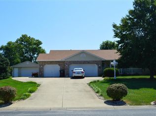 34070 Ryan Ct, Brighton, IL 62012
