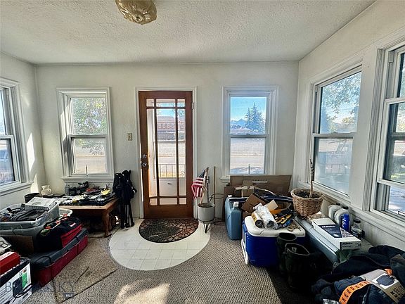 4th image of 206 W Front St