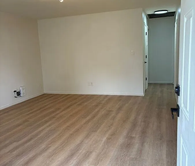 317 Woods Ave — Photo 3