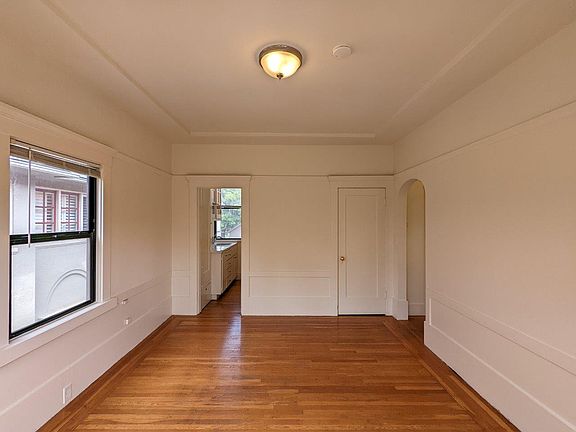 5th image of 3125 College Ave #7