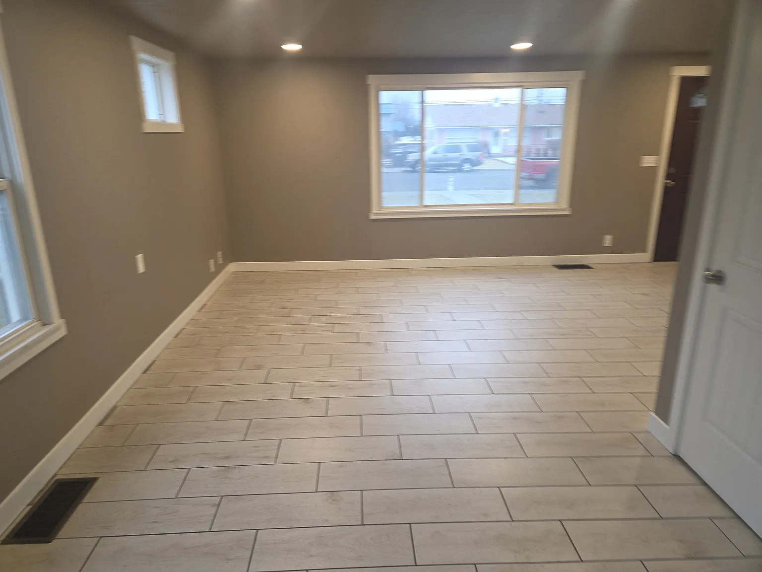 3 bed, 1075 sqft, $1,795 — Photo 4