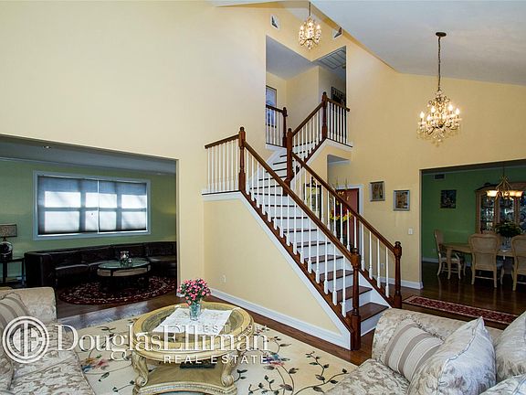 3rd image of 50 Summerfield Dr