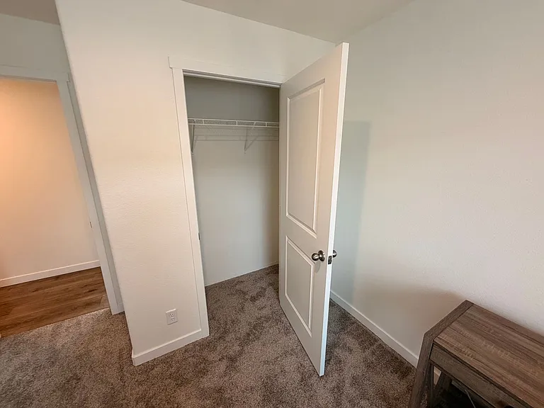 316 S Hallett St — Photo 17