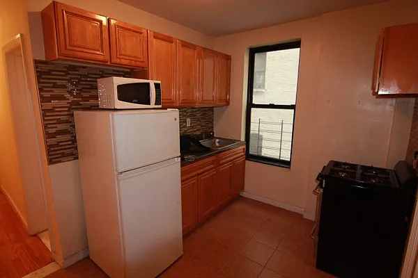 Rented by Green Home NY Realty LLC | media 31