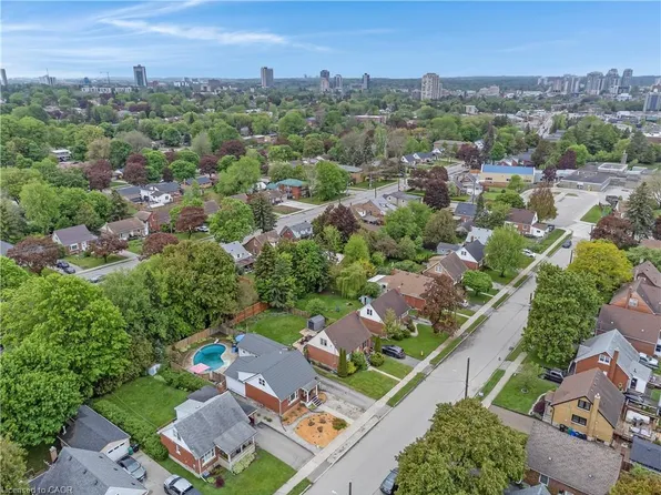 187 Neilson Ave, Waterloo, ON N2J 2L9
