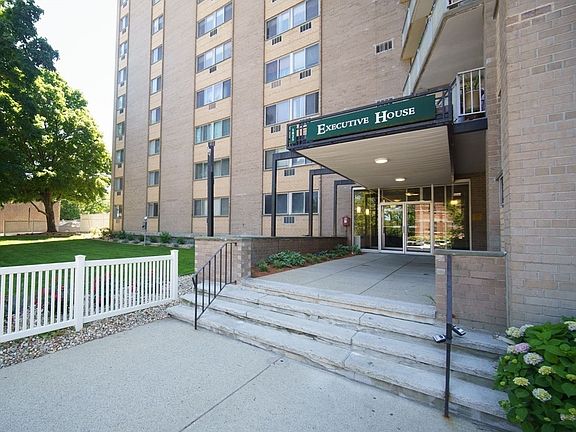 4th image of 1025 Hancock St Unit 2K