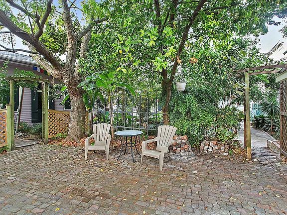 4th image of 1322 Esplanade Ave APT A