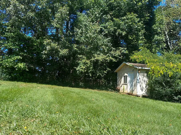 44 Tipperary Dr — Photo 10