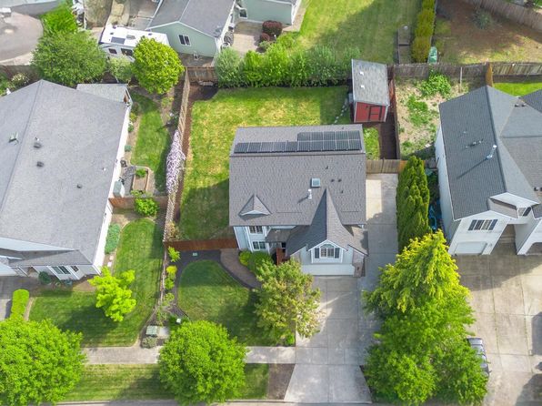 2124 Baines Blvd, Hubbard, OR 97032