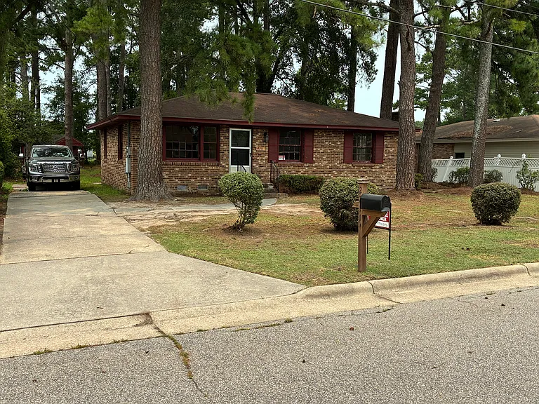 2211 Imperial Ave E — Photo 9