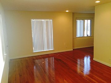 3rd image of 534 Grand Blvd