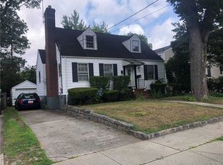 72 Foster Ave, Valley Stream, NY 11580