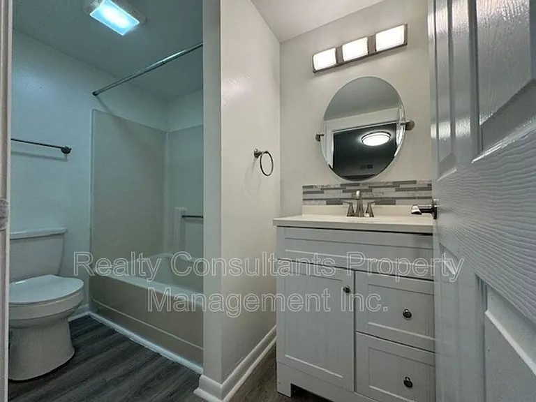 604 E Iredell Ave #7 — Photo 11