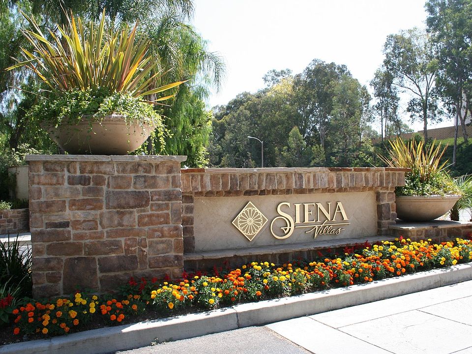 Del Monte Dr. Entrance