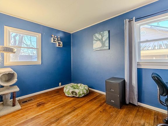 5th image of 110 E Harrison Ave