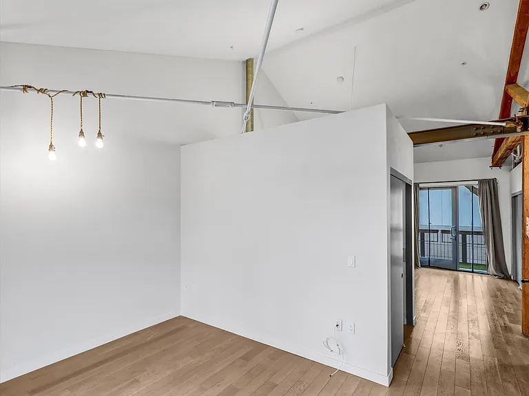527 Molino St #110 — Photo 10